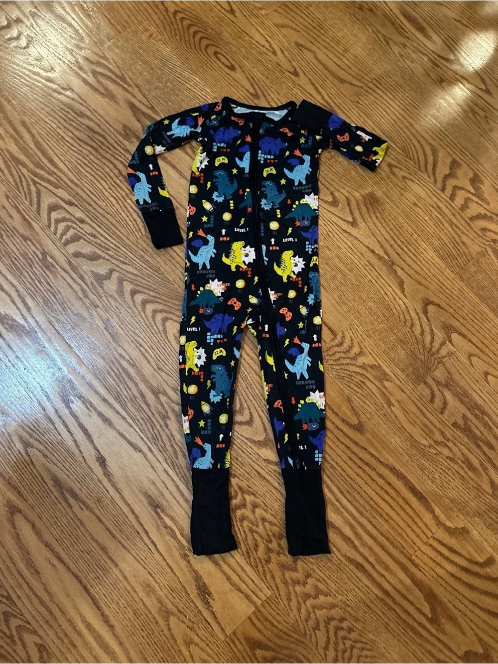 Little Sleepies Zippy Bamboo Pjs Boys 3T Dinos + Video Games
